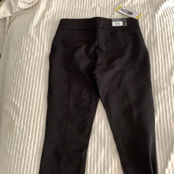 NWT - Picture 4 of 4